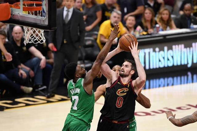 意大利杯-弗拉霍维奇破门 尤文图斯4-0卡利亚里